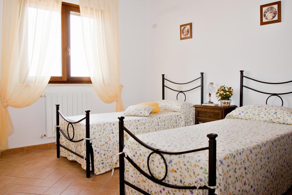 Agriturismo Colle D' Oro Pescia Romana Rom bilde