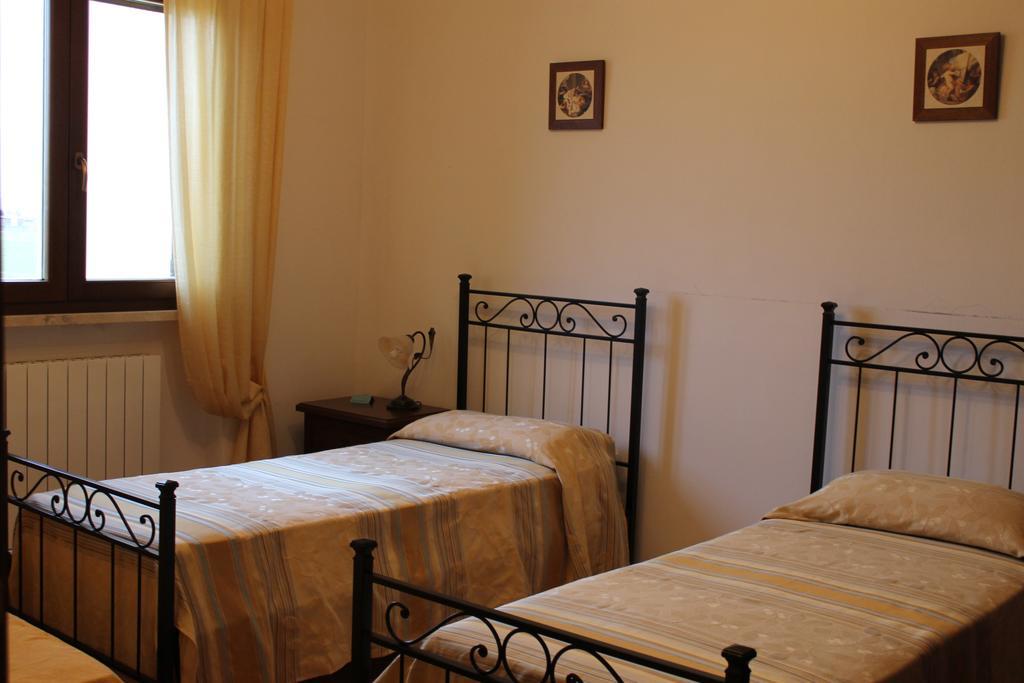 Agriturismo Colle D' Oro Pescia Romana Rom bilde